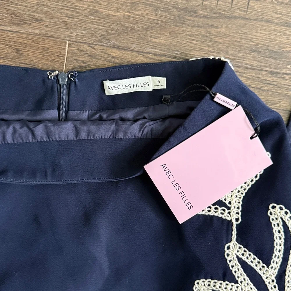 NWT Avec Les Filles Seahorse Embroidery Sleeveless Shell Navy & White Set M/6 - Picture 12 of 12